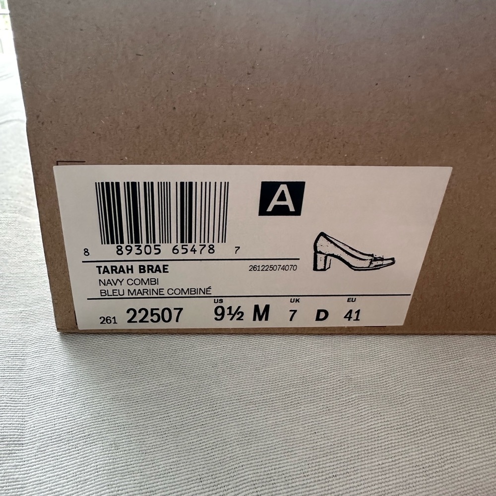 👠Clarks size 9.5 suede pump NWT👠 - Picture 11 of 11